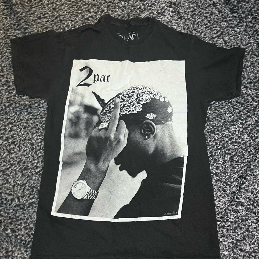 Graphic tee